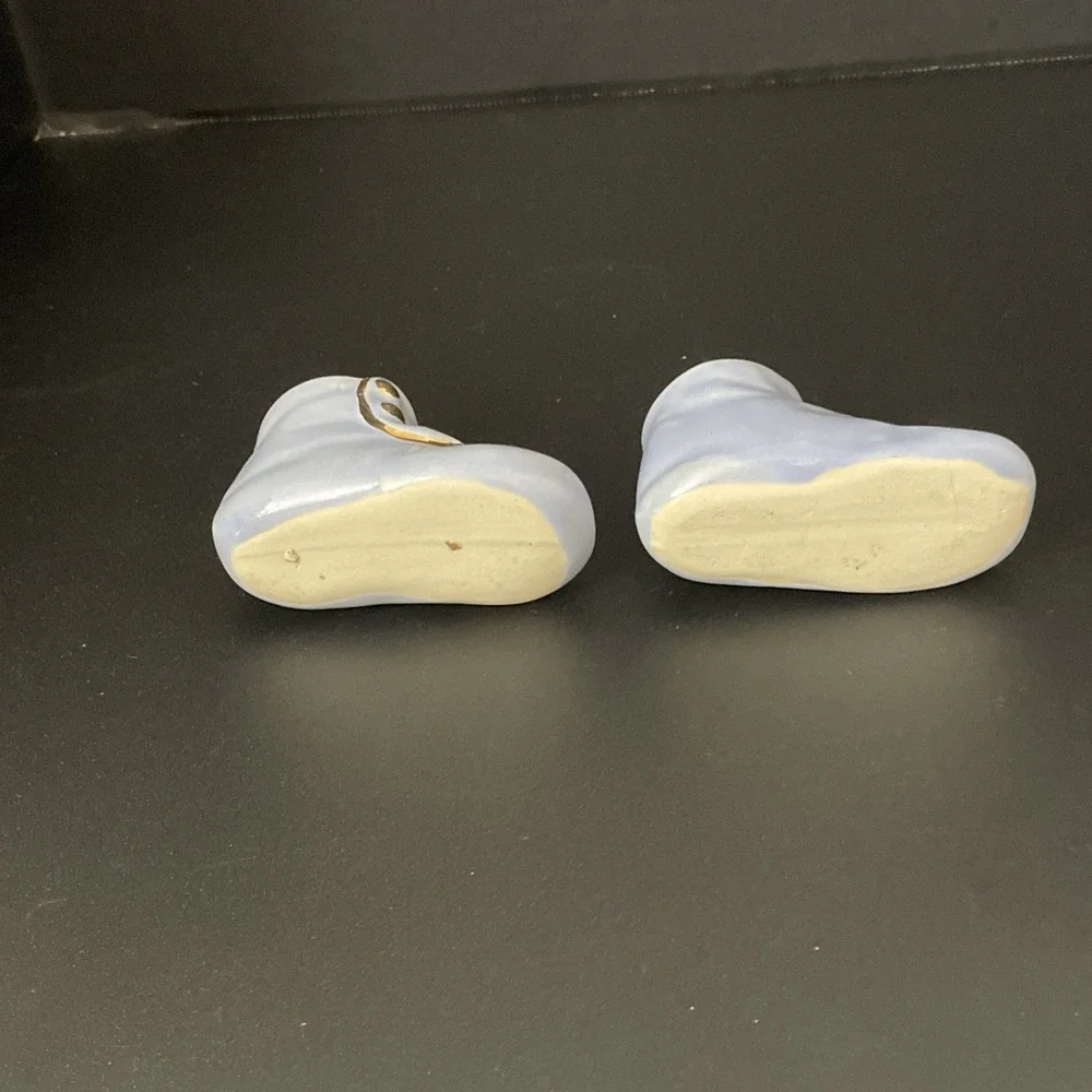 Vintage Ceramic Baby Shoes Booties Planters Blue Unmarked Nursery Shower‎ Decor